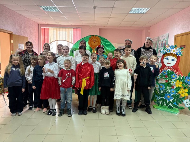 Семейный праздник в Свислочской школе: Масленица объединяет поколения